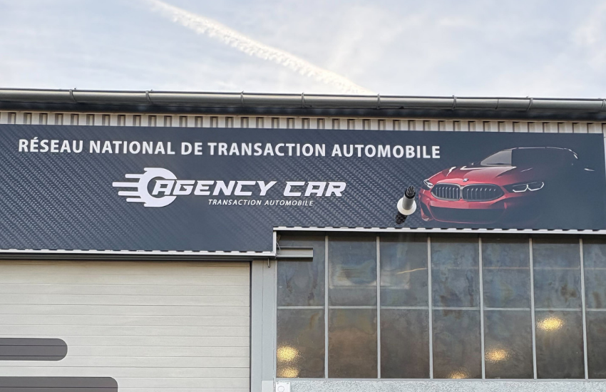 Image d'un panneau enseigne