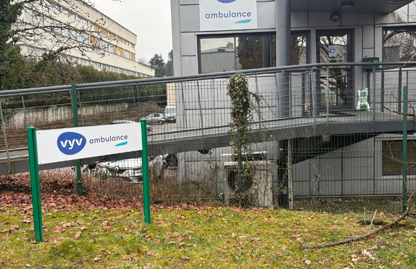 Image d'un panneau bi-mât