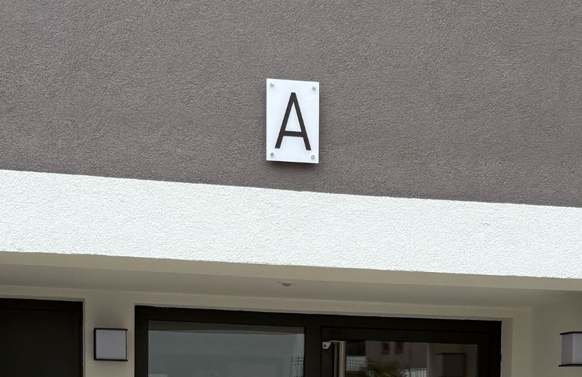 Image d'une plaque signalétique