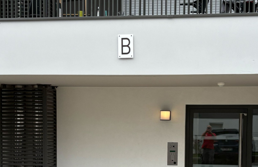 Image d'une plaque signalétique